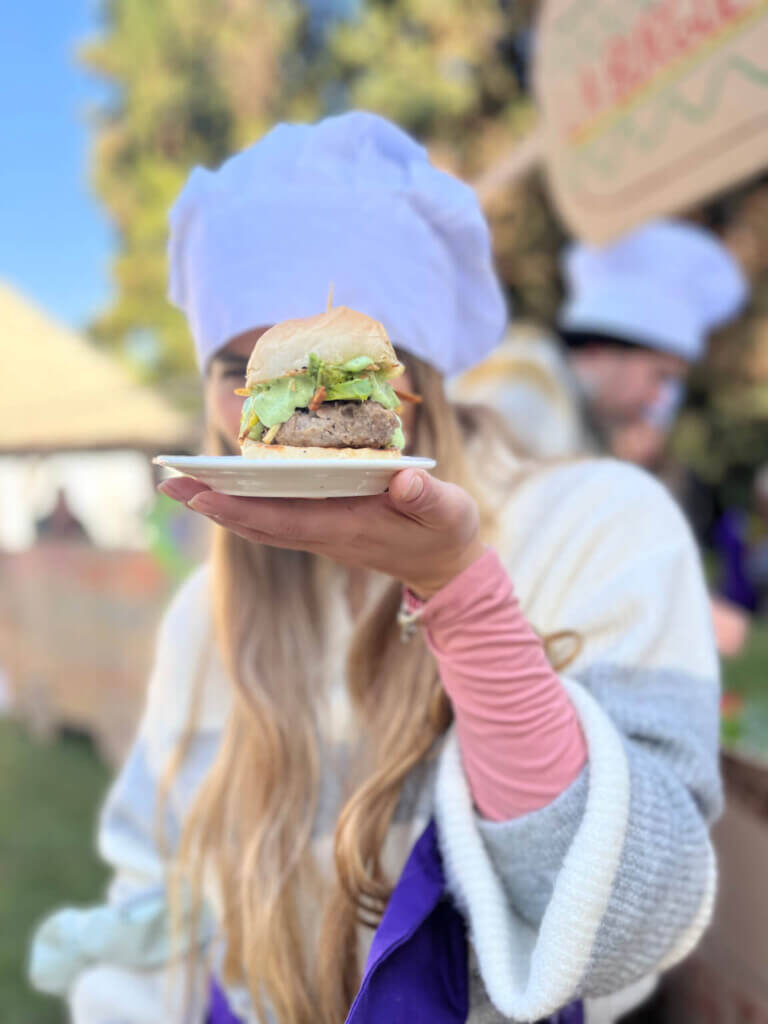 TEM BUILDNG FOODTRUCK150